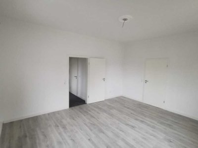 Sanierte 3 ZW im EG mit EBK