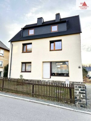 Wohnimmobilie mit viel Platz - Ein- oder Zweifamilienhaus in Amtsberg!!