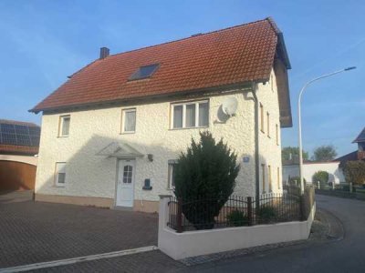 Renovierungsbedürftiges Einfamilienhaus in Abensberg - Pullach