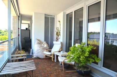Moderne und helle 3-Zi-Wohnung mit Loggia