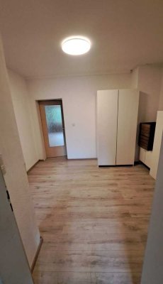 Zwei Zimmer in Bonn: Helle Wohnung mit Balkon