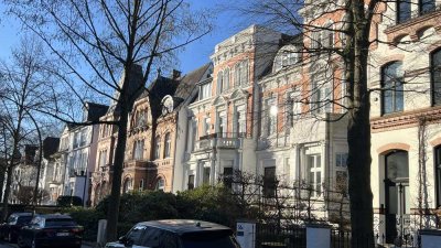 Penthouse mit großer SW–Terrasse in einer herrlichen Stadtvilla!