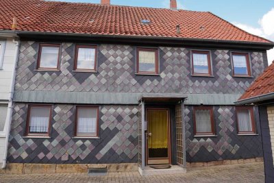 Doppelhaushälfte 180qm Wohnfläche auf drei Ebenen mit 6 Zimmer, 3 Bädern und Scheune & Garten