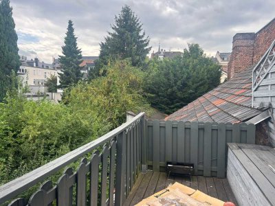 Top Lage Mit Balkon und moderner Einbauküche