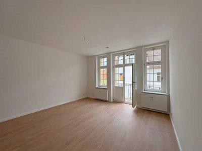 ERSTBEZUG * Charmante 2RW mit Balkon im Zentrum von Weißenfels an der Saale
