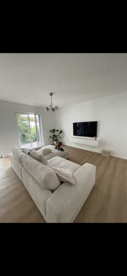 Stilvolle 4-Zimmer-Penthouse-Wohnung mit luxuriöser Innenausstattung mit Einbauküche in Mannheim