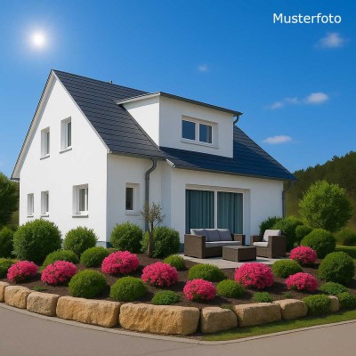 *BAUPARTNER GESUCHT* Freistehendes Einfamilienhaus m. Terrasse u. gr. Garten in bevorzugter Lage