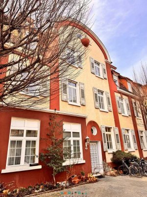 Charmante Dachgeschosswohnung im Jugendstil-Altbau – Wohnen in bester Weststadtlage