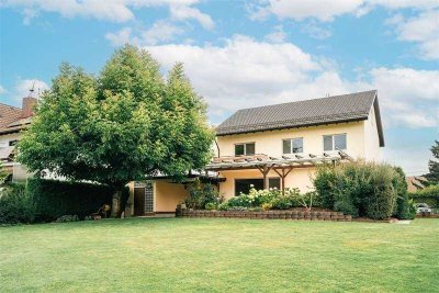 Sehr gepflegtes Haus mit großem Grundstück!