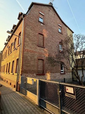 3-Zimmer Altbau-Wohnung Frankfurt Unterliederbach