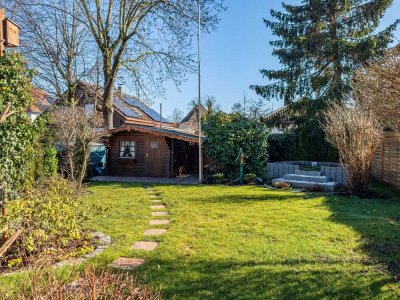 Renovierter Familientraum. Doppelhaushälfte mit großzügigem Garten.