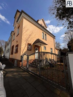 Exklusives, saniertes Haus mit Einliegerwohnung und Garten im Herzen von Köln-Marienburg