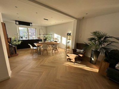 Kernsanierte 160qm Wohnung mit 2 Balkonen am Wöhrder See & Tullnaupark