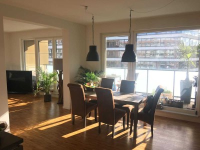 Helle, moderne City Maisonette Wohnung am Kanal