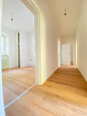 *** ERSTBEZUG NACH SANIERUNG – FAMILIEN AUFGEPASST *** Sehr helle 3-Zimmer-Wohnung im EG ***