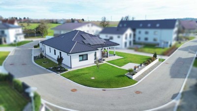 Wohnen auf einer Ebene: Moderner Bungalow mit Top-Ausstattung und Blick ins Grüne