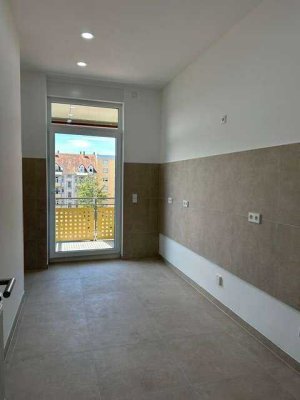 Stilvoller Erstbezug nach Sanierung-Ideal geschnittene 3-Zimmer-Wohnung auch für WG