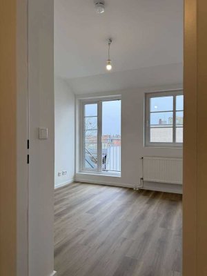 Großzügige, bezugsfreie 3-Zimmer-Maisonette-Dachgeschosswohnung mit Flair im charmanten Altbau!