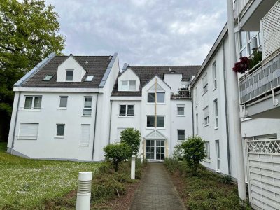 Geschmackvolle 2-Zimmer-Hochparterre-Wohnung mit Balkon und EBK in Friedrichsdorf