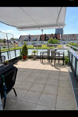 Exklusive 4-Zimmer-Terrassenwohnung mit Blick auf den Olympiaturm