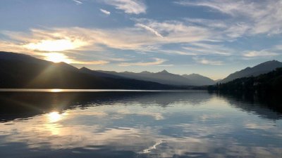 WOHNEN IM HERZEN VON MILLSTATT - MIT UNVERGLEICHLICHER AUSSICHT, SONNE UND DER BEGEHRTEN MÖGLICHKEIT AUF SEEZUGANG!