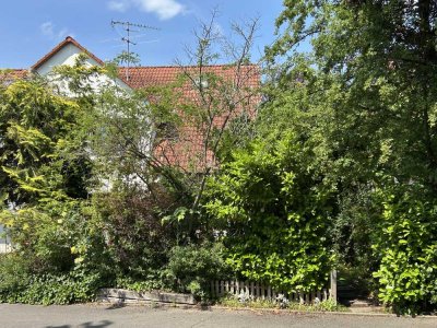 Preiswerte, sanierte 5-Raum-Doppelhaushälfte mit EBK in Tübingen