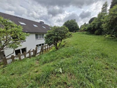 Sofort verfügbar: gemütliche DG Wohnung - 3 Zimmer KDB
