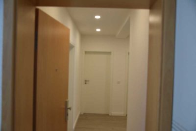 Erstbezug nach Sanierung: 3-Zi.-Wohnung mit Balkon in Rösrath