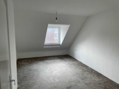 Renovierte 3- Zimmer Wohnung im DG