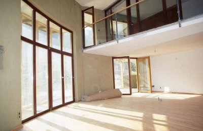 Architektenhaus mit separaten Einheiten, Wellnessbereich &amp; großzügigem Grund