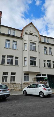 Moderne 4-Zimmer-Wohnung mit Balkon