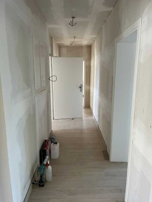 Ansprechende 4-Zimmer-Wohnung mit gehobener Innenausstattung mit Balkon und EBK in Salzgitter