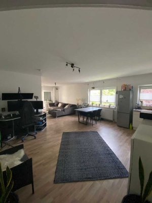 2,5-Zimmer-Wohnung mit Balkon, Tageslichtbad und 2 Parkplätzen in Bad Rappenau-Zimmerhof