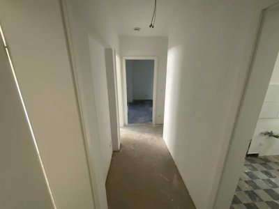 3-Zimmer im Erdgeschoss mit  Balkon und Duschbad