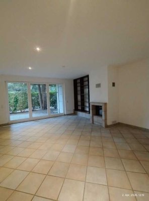 Terrassenwohnung Junkersdorf, 3-Zimmer mit Kamin und TG-Stellplatz