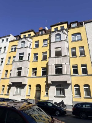 Charmante, modernisierte 2-Zimmer-Eigentumswohnung mit Balkon, Parkettboden, Küche und Tageslichtbad