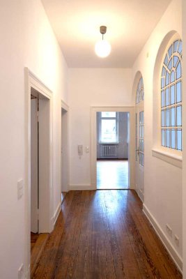 Von Architekten renovierte Jugendstilwohnung mit EBK und Balkon: 4-Zimmer-Wohnung in Heidelberg