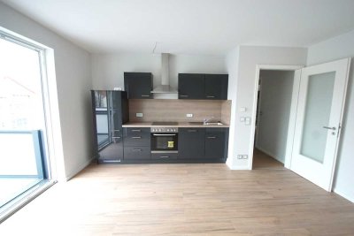 Neuwertiges 1-Zimmer-Penthouse-Appartement mit Küche & Balkon nahe Klinikum