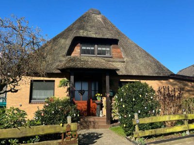 „Wohnen unter Reet“ Einfamilienhaus in Burg zu verkaufen!