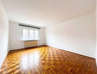Renovierungsbedürftige, helle 2-Zimmer-Wohnung im grünen Lichtenrade