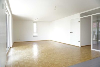 3-Zimmern-Wohnung mit Bad und Balkon.