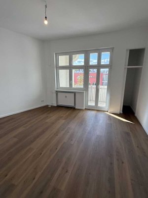 Sofort Bezugsfreie 2-Zimmer-Wohnung im Herzen von Tegel - frisch saniert mit Balkon