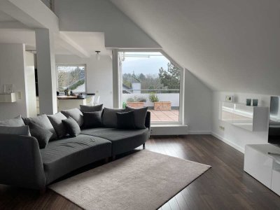 Lichtdurchflutete Maisonette-Wohnung mit Kamin und rundum Blick