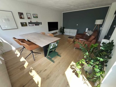 Helle  4-Zimmer-Maisonette Wohnung mit 2 Balkonen und einem Aufzug  in Nürnberg