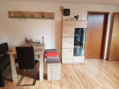 Gepflegte 2-Zimmer-DG-Wohnung mit 2 Dachterrassen und Einbauküche in Stuttgart-Plieningen
