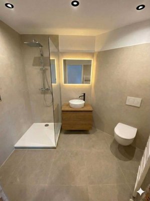 Loft-Charakter: Frisch sanierte 2-Zimmer-Wohnung (48m²) mit Einbauküche