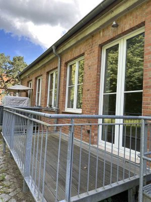 Sanierte 1-Raum-Wohnung mit Balkon, Parkplatz und Einbauküche am Lankower See