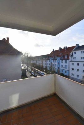 renovierungsbedürftige 3 Zimmerwohnung mit Balkon sucht Handwerker
