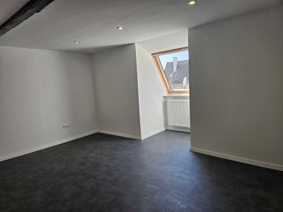Schöne 2- Zimmer OG Wohnung in Schwegenheim