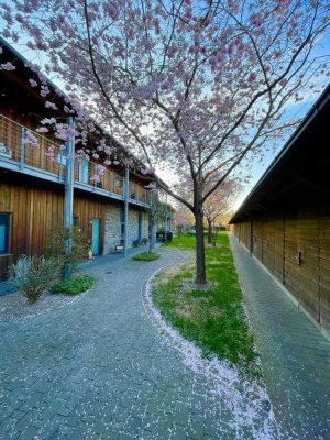 Fürstliches Wohnen: 4-Zimmer-Maisonette-Wohnung im Hofgut Kolnhausen!